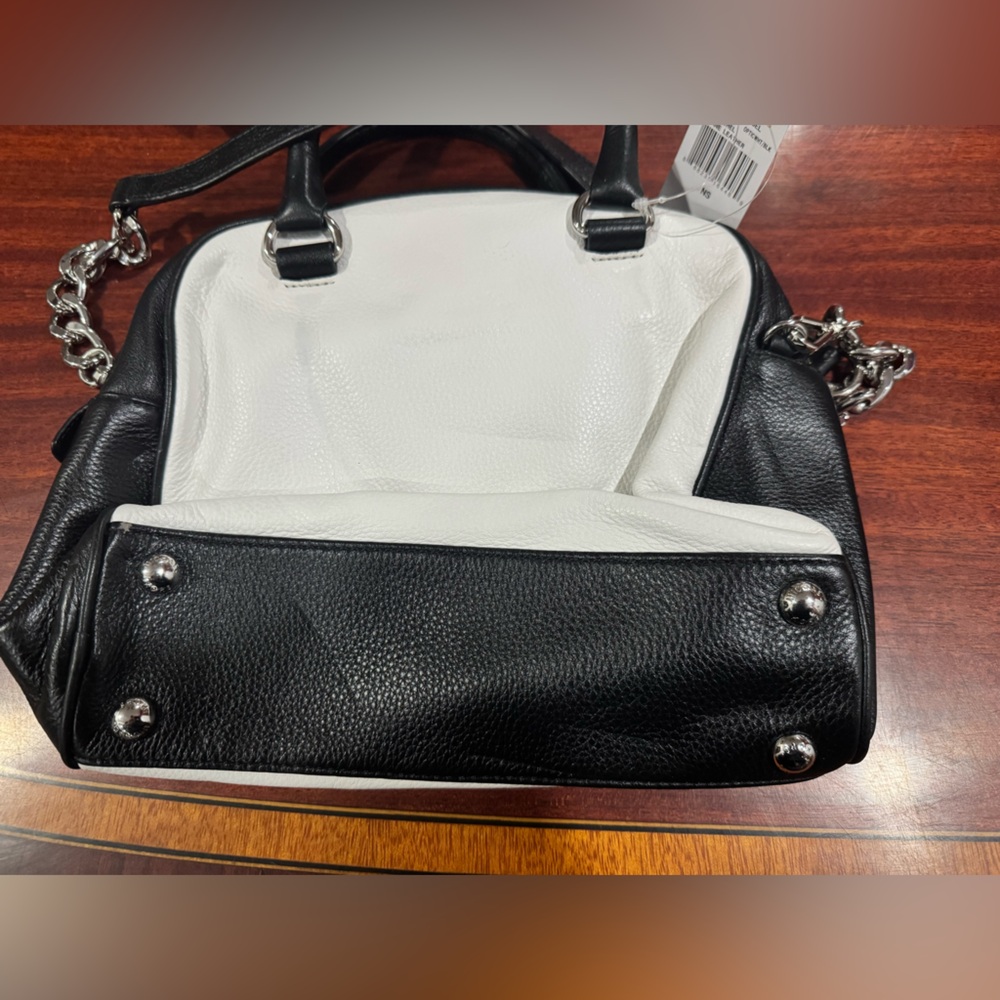 Michael Kors Black and White Leather Handbag Purse - Picture 4 of 6